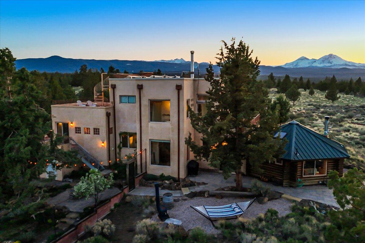 65580 Sisemore Road Bend, OR 97703 - Photo 66 of 67 Sunset Views
