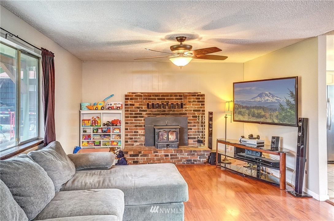 4436 174th Lane Southwest Rochester, WA 98579 - Photo 4 of 25
