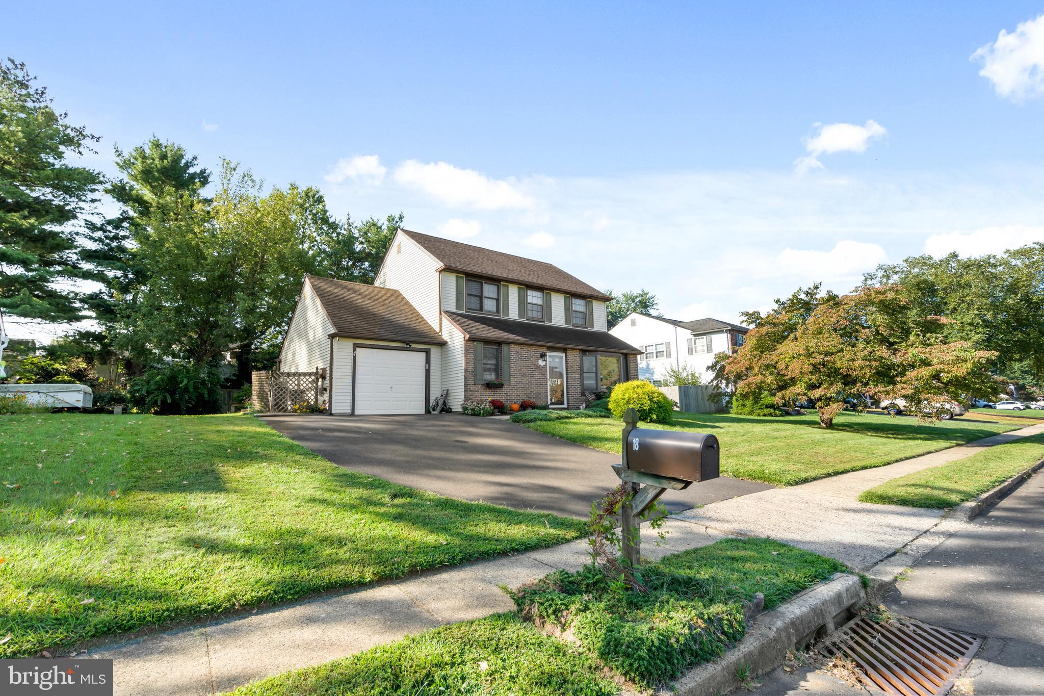 18 Essex Lane Langhorne, PA 19047 - Photo 4 of 50