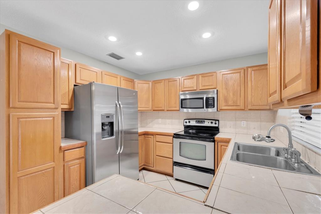 13200 Ridge Road Largo, FL 33778 - Photo 11 of 33