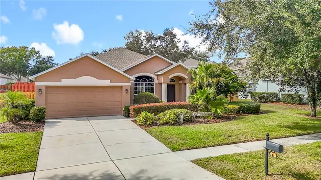 $425,000 | 416 Golden Elm Drive, Seffner, FL 33584