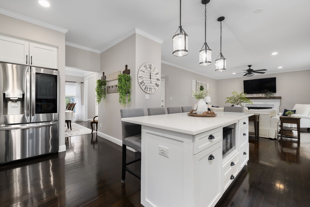 244 Robert Road Marlborough, MA 01752 - Photo 4 of 42 Gallery Image 4