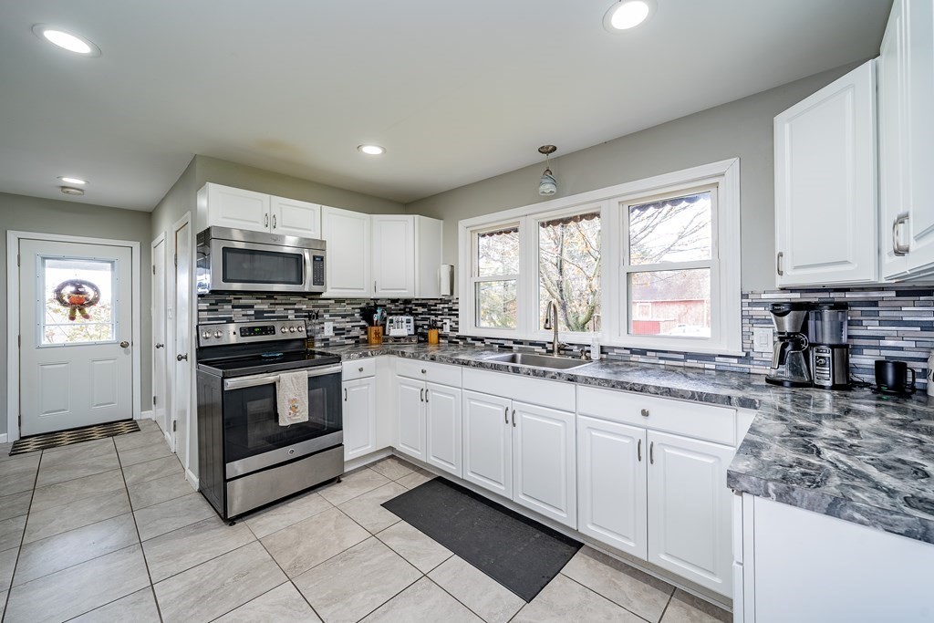 56 Woronoco Road Blandford, MA 01008 - Photo 7 of 24 Gallery Image 7