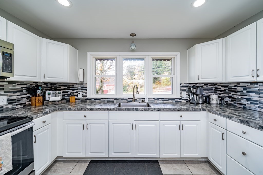56 Woronoco Road Blandford, MA 01008 - Photo 8 of 24 Gallery Image 8