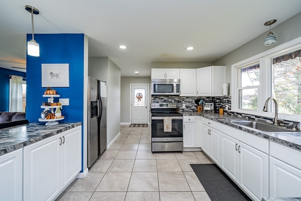 56 Woronoco Road Blandford, MA 01008 - Photo 9 of 24 Gallery Image 9