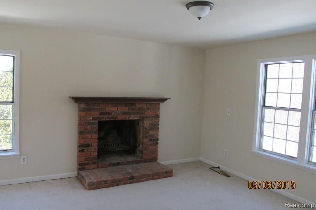 1356 East Fairview Lane Rochester, MI 48306 - Photo 8 of 13 IMG_1791.jpg
