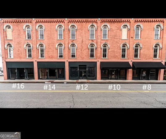 a black and white photo of a tv