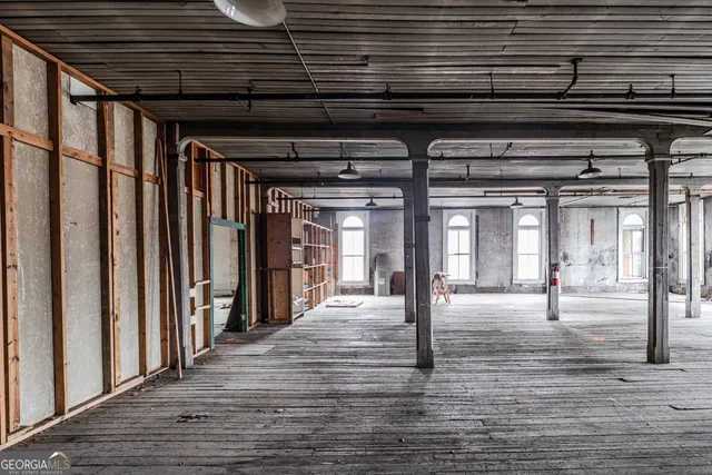 a view of an entryway of a house