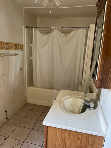 $13,900 | 801 South Warren Street, Peoria, IL 61605