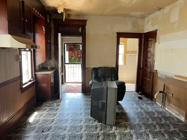 $13,900 | 801 South Warren Street, Peoria, IL 61605