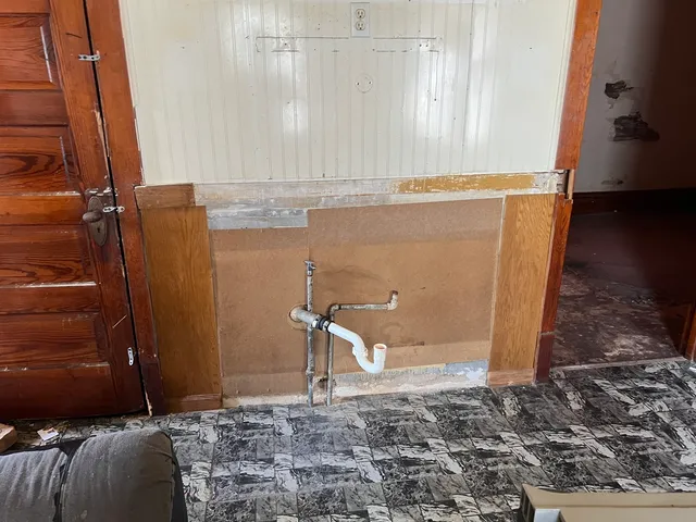 $13,900 | 801 South Warren Street, Peoria, IL 61605