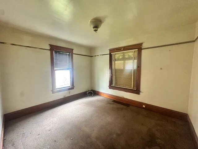 $13,900 | 801 South Warren Street, Peoria, IL 61605
