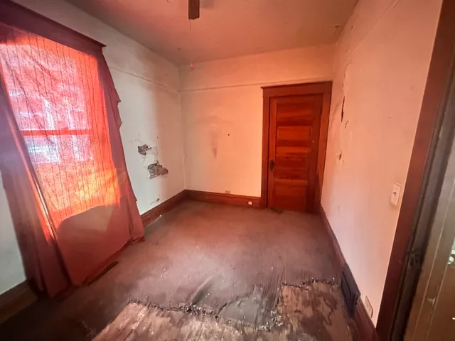 $13,900 | 801 South Warren Street, Peoria, IL 61605