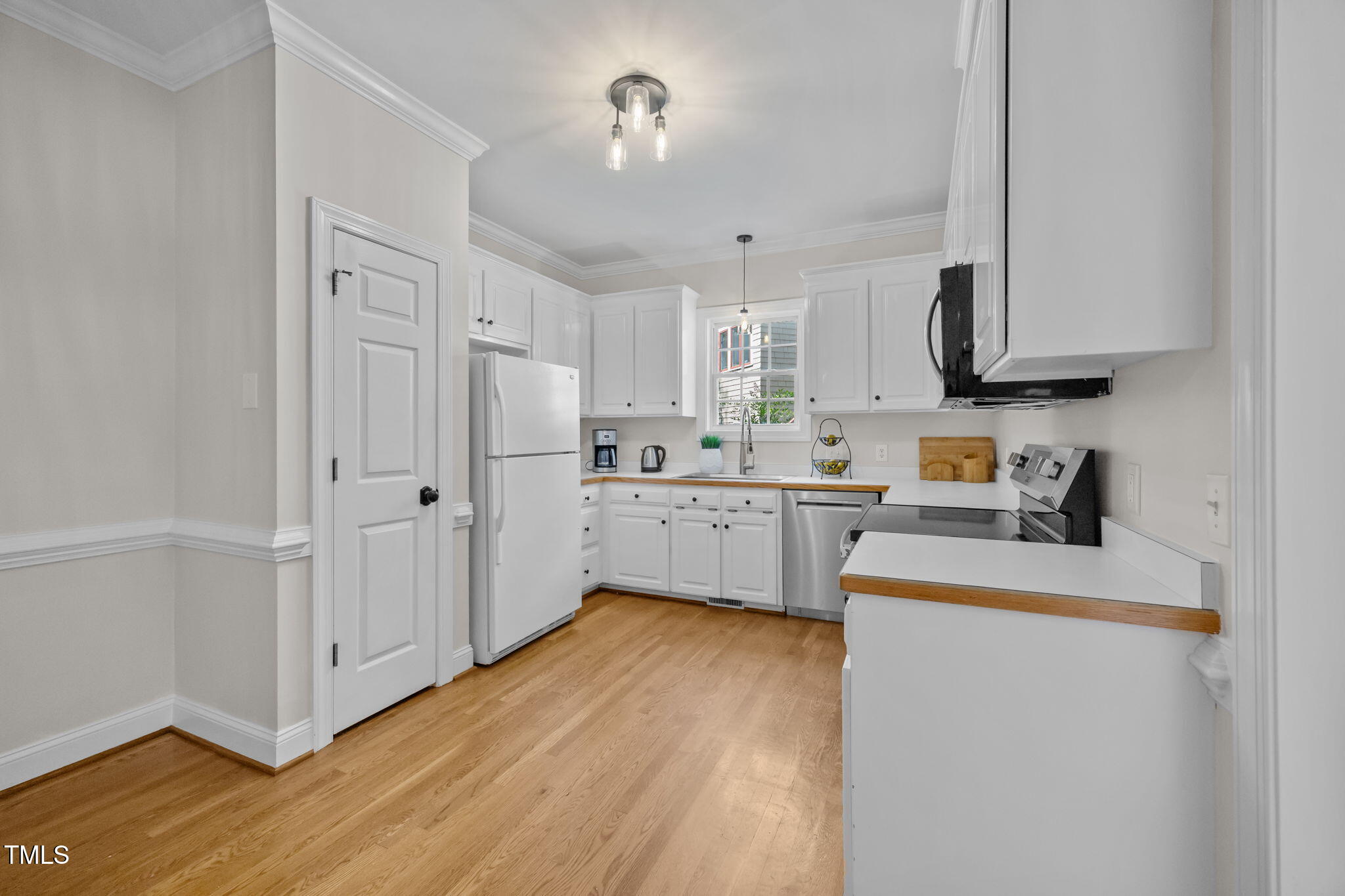 524 Gardner Street Raleigh, NC 27607 - Photo 14 of 42 12-web-or-mls-IMG_2173