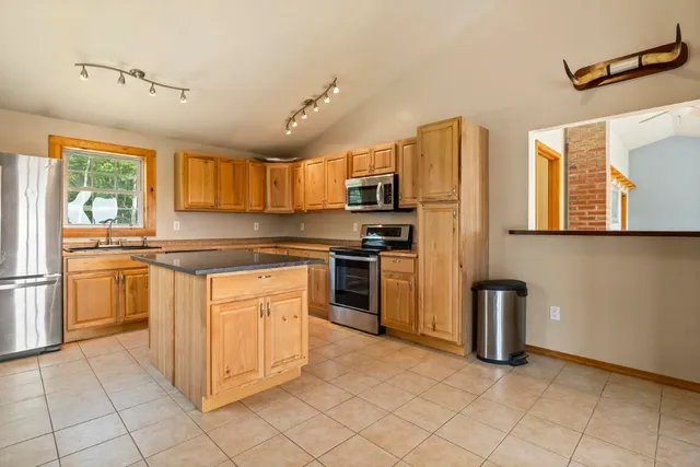 $599,000 | 1 Echo Lake Road, Boothbay Harbor, ME 04538