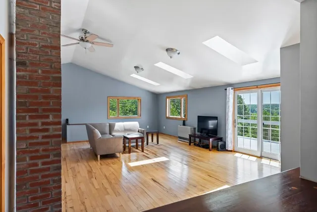 $599,000 | 1 Echo Lake Road, Boothbay Harbor, ME 04538