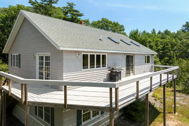 $599,000 | 1 Echo Lake Road, Boothbay Harbor, ME 04538