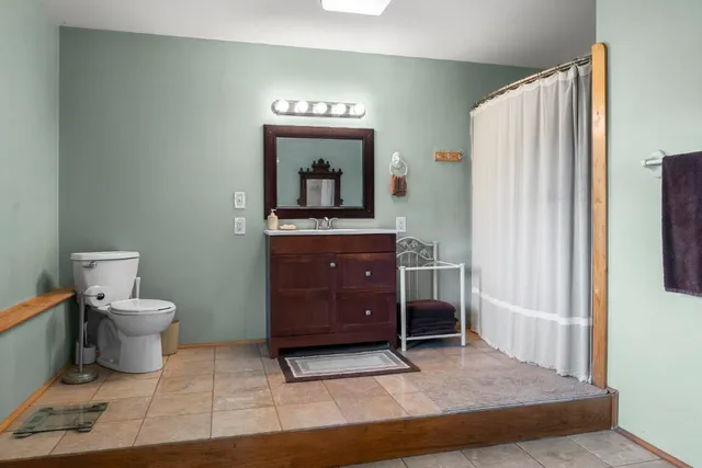 $599,000 | 1 Echo Lake Road, Boothbay Harbor, ME 04538