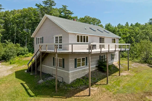 $599,000 | 1 Echo Lake Road, Boothbay Harbor, ME 04538