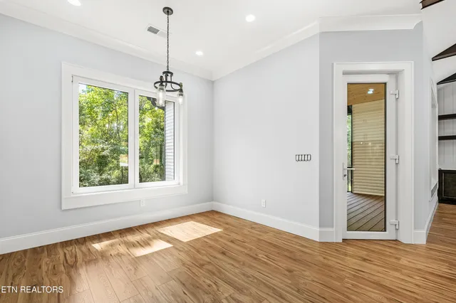 $889,900 | 222 Yona Way, Loudon, TN 37774