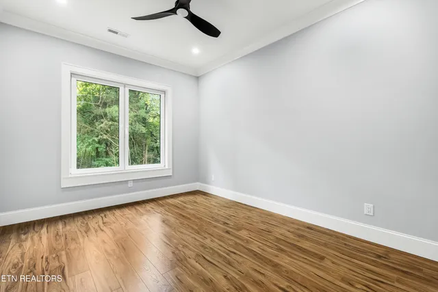 $889,900 | 222 Yona Way, Loudon, TN 37774