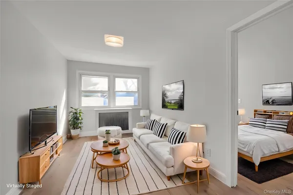 $999,000 | 31 Walters Avenue, Syosset, NY 11791