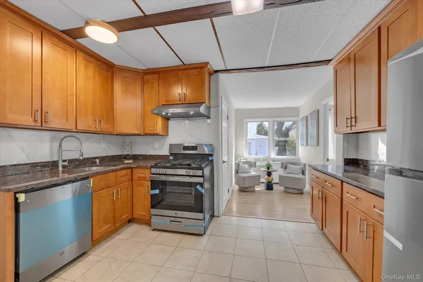 $999,000 | 31 Walters Avenue, Syosset, NY 11791