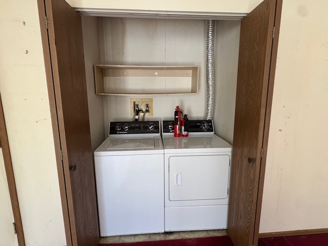 2301 Providence Court Naperville, IL 60565 - Photo 18 of 21 a utility room with dryer and washer