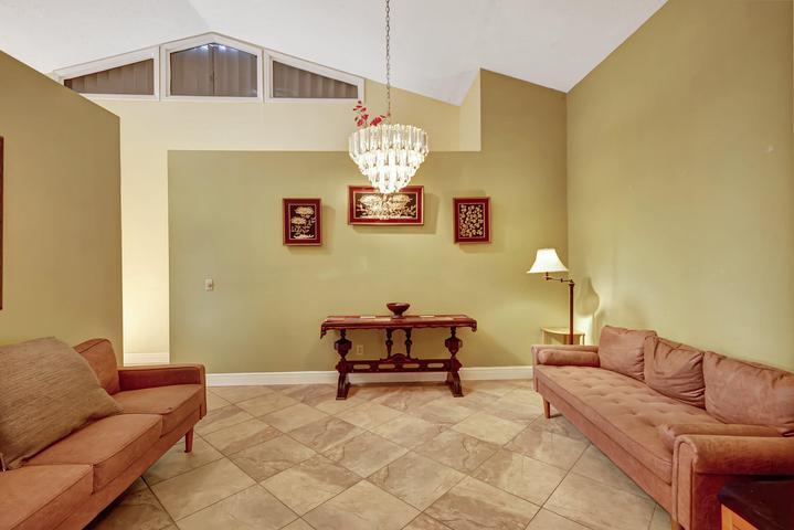 137 Queens Road Fort Pierce, FL 34949 - Photo 9 of 43 9