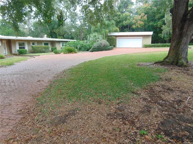 a bathroom with a toilet
