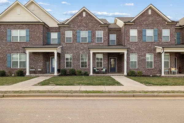 $374,000 | 2915 Suzanne Landon Drive, Murfreesboro, TN 37130