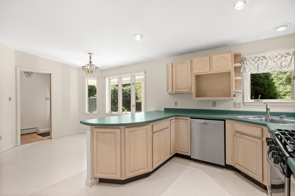148 R Elm Street Newbury, MA 01922 - Photo 9 of 41 Gallery Image 9
