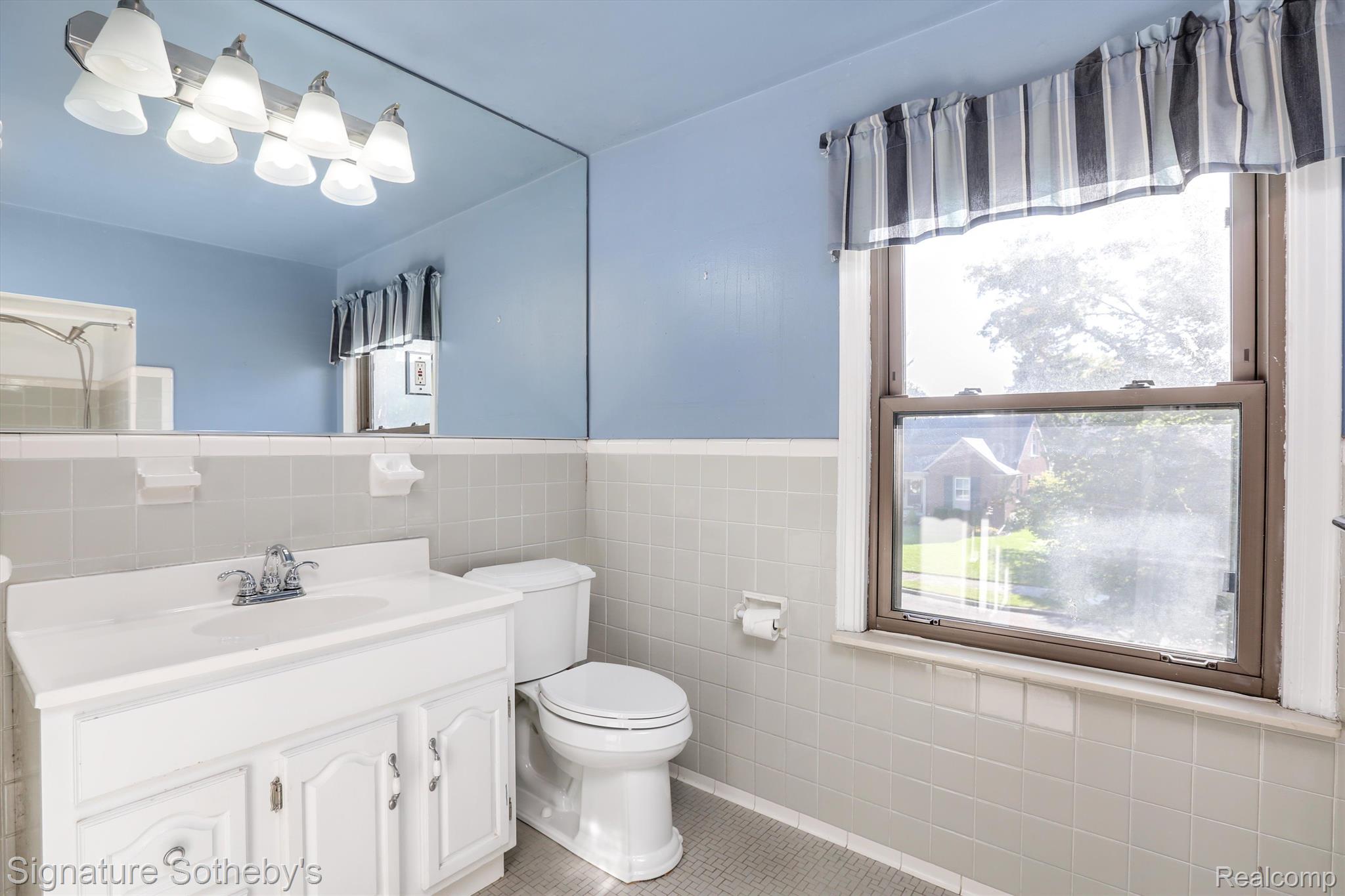408 Roland Court Grosse Pointe, MI 48236 - Photo 17 of 29 Gallery Image 17