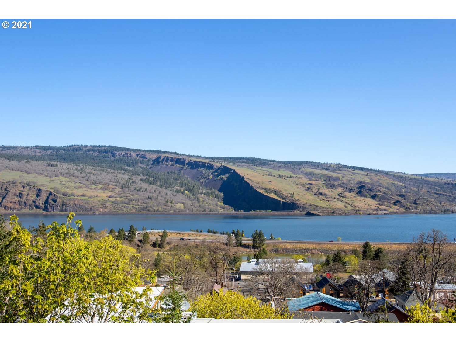 1055 Tanawashee Court Mosier, OR 97040 - Photo 15 of 26
