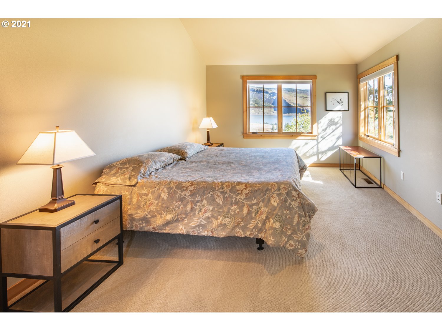 1055 Tanawashee Court Mosier, OR 97040 - Photo 17 of 26