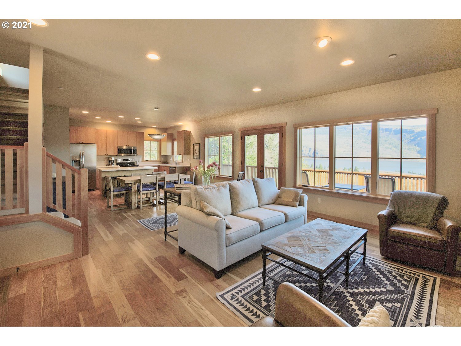 1055 Tanawashee Court Mosier, OR 97040 - Photo 4 of 26