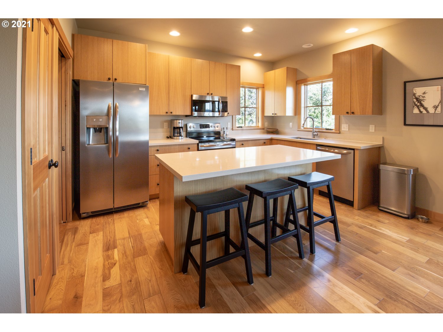 1055 Tanawashee Court Mosier, OR 97040 - Photo 5 of 26