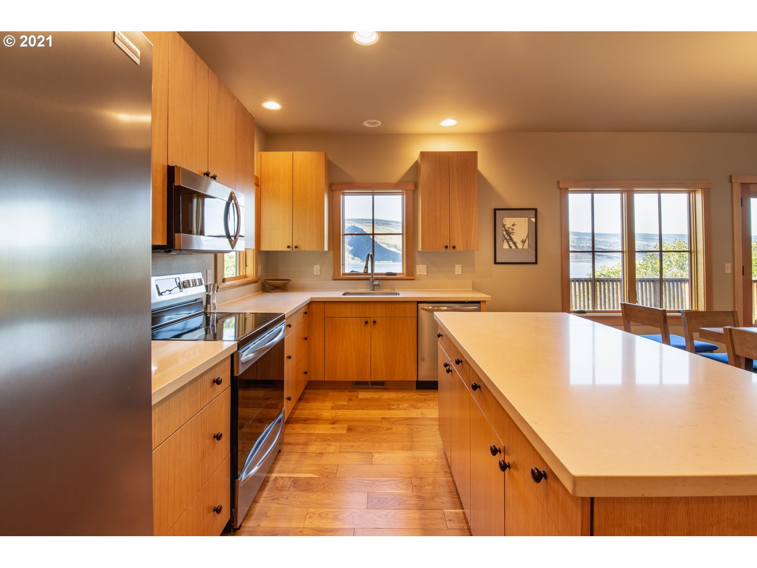 1055 Tanawashee Court Mosier, OR 97040 - Photo 6 of 26