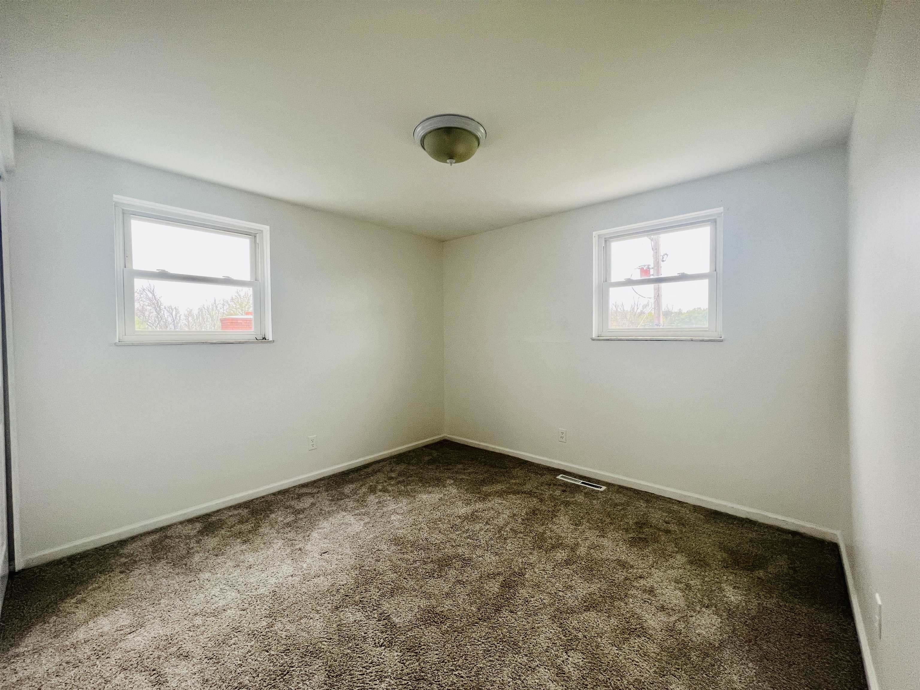 7371 North Nichols Road Flushing, MI 48433 - Photo 17 of 57 50098759-16.JPG