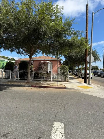 $585,000 | 601 West 19th Street, Long Beach, CA 90806