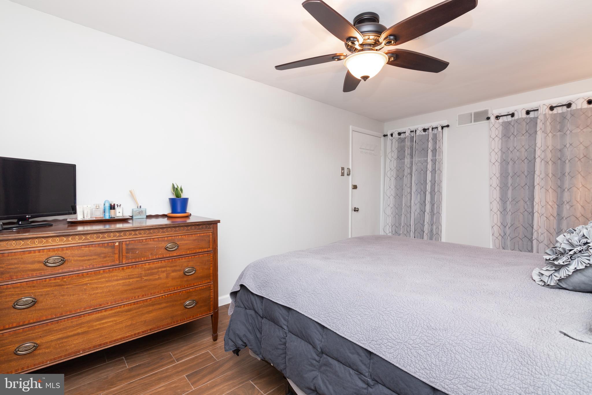 468 Story Road Aston, PA 19014 - Photo 14 of 40 1st Floor Bedroom - Master