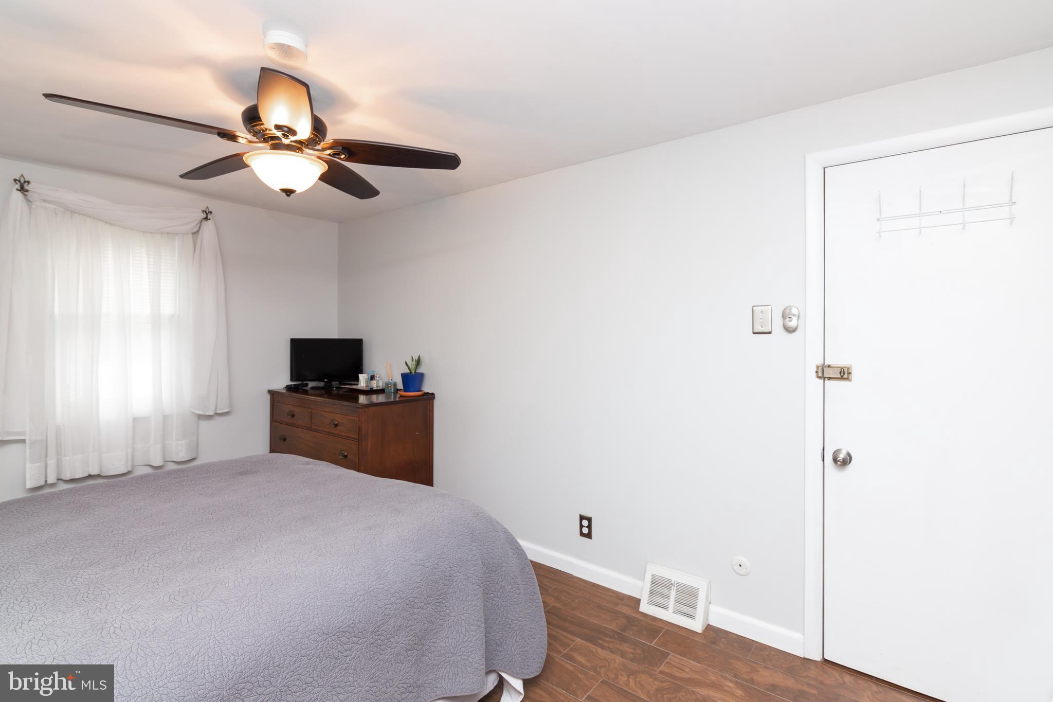 468 Story Road Aston, PA 19014 - Photo 15 of 40 1st Floor Bedroom - Master