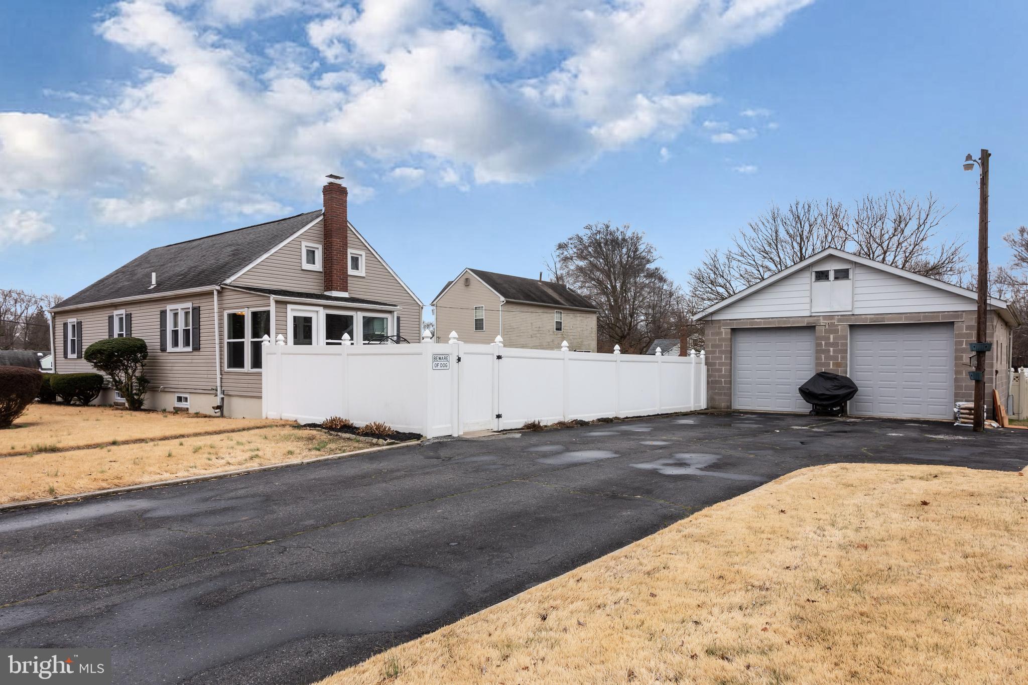 468 Story Road Aston, PA 19014 - Photo 3 of 40 Gallery Image 3