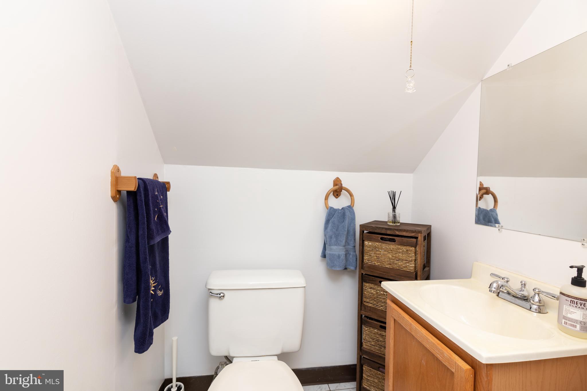 468 Story Road Aston, PA 19014 - Photo 25 of 40 Powder room- 2nd floor