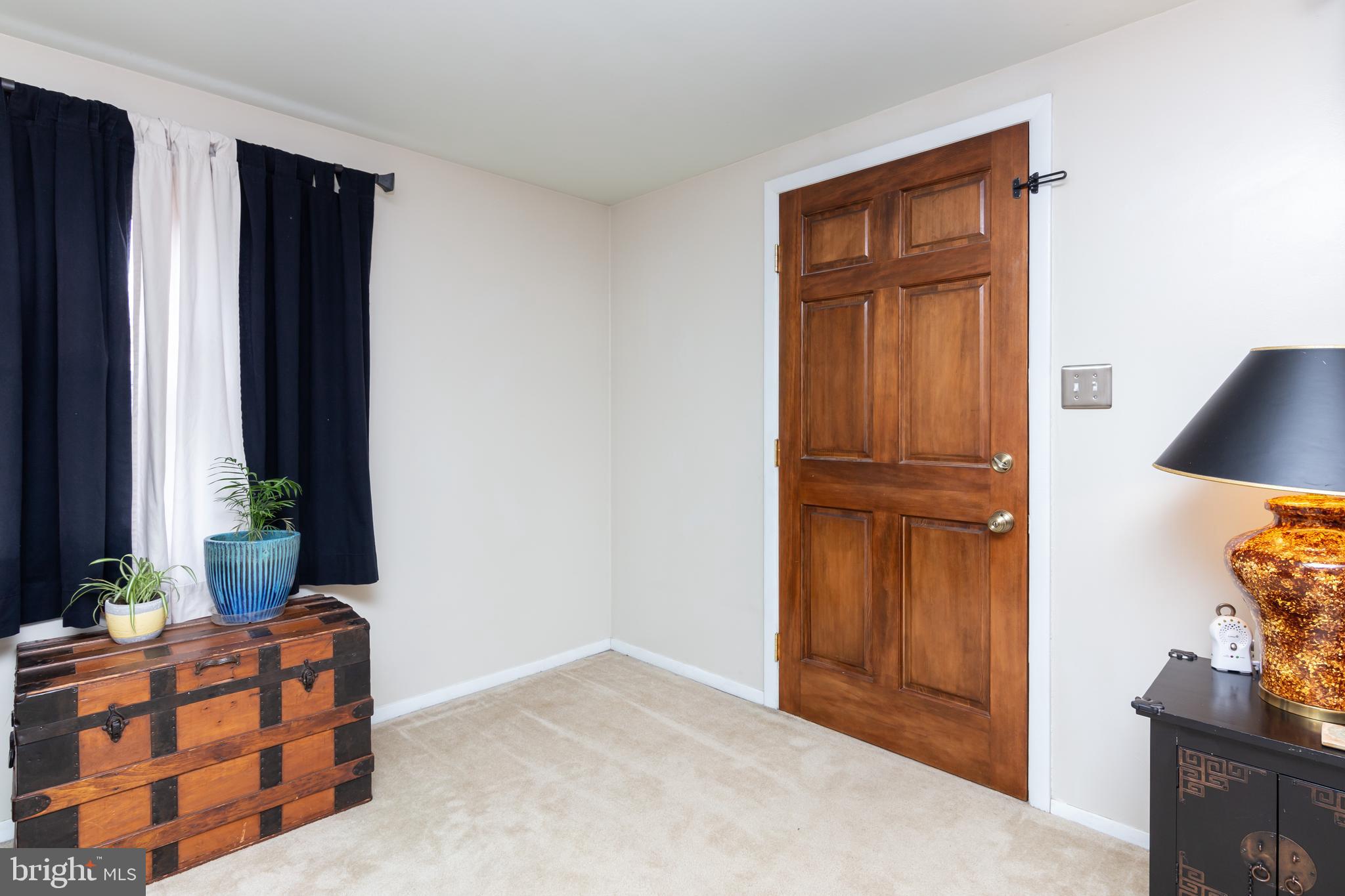 468 Story Road Aston, PA 19014 - Photo 7 of 40 Family Room