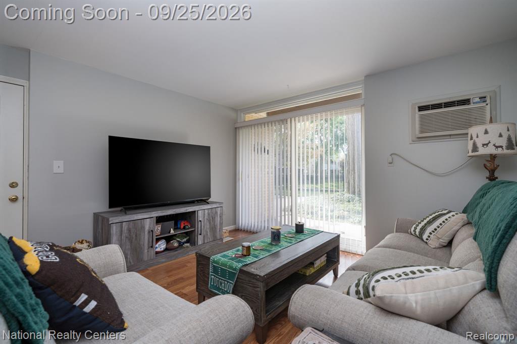 4913 Crooks Road, Unit G1 Royal Oak, MI 48073 - Photo 5 of 19 Gallery Image 5