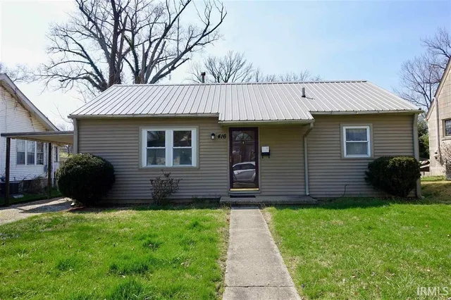 $2,400 | 416 South Eastside Drive, Bloomington, IN 47401