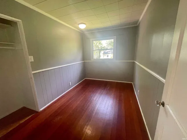 $2,400 | 416 South Eastside Drive, Bloomington, IN 47401