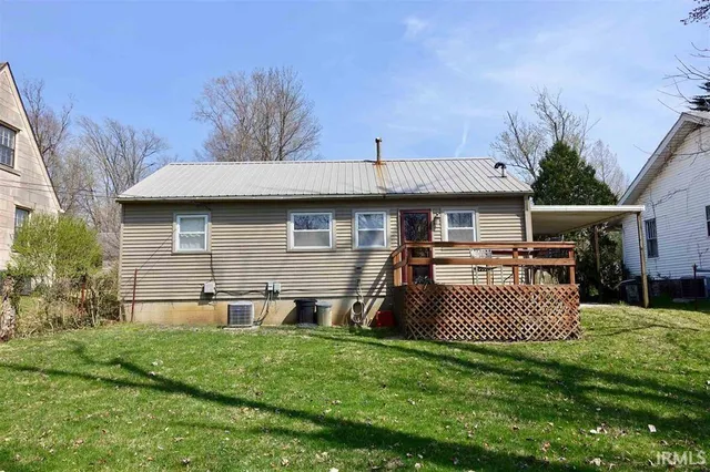 $2,400 | 416 South Eastside Drive, Bloomington, IN 47401