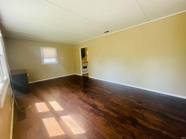 $2,400 | 416 South Eastside Drive, Bloomington, IN 47401